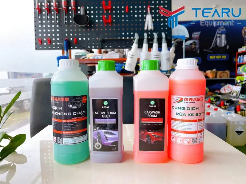 Nên dùng nước rửa xe không chạm hay có chạm?